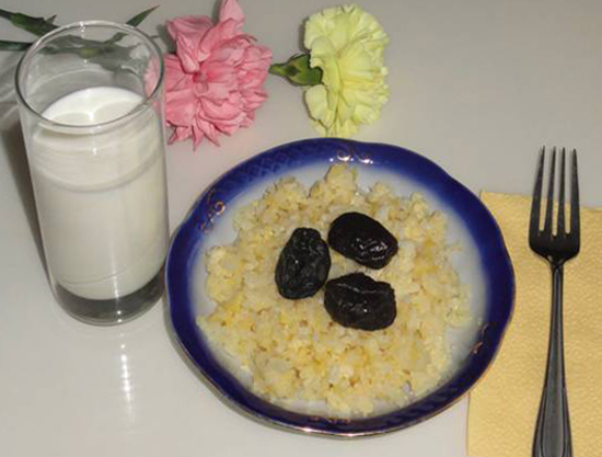 Sweet Rice with Prunes